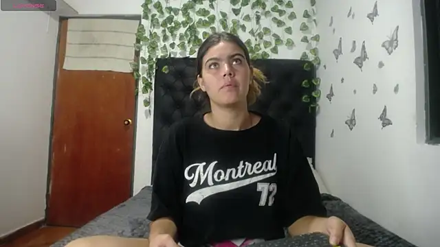 Snapshot of isabel_09 chatting on 4, 10, 2025 isabel 09 online show from 4, 10, 2025