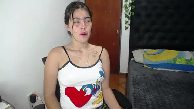 Snapshot of isabel_09 chatting on 21, 10, 2025 isabel 09 online show from 21, 10, 2025