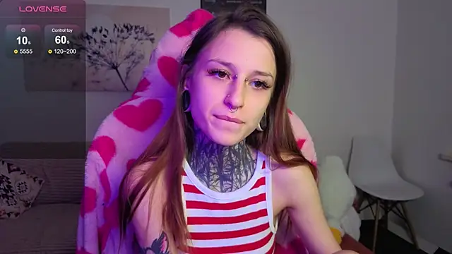 Snapshot of LilithPoison chatting on 3, 10, 2025 LilithPoison online show from 3, 10, 2025