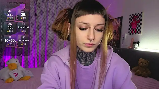 Snapshot of LilithPoison chatting on 30, 10, 2025 LilithPoison online show from 30, 10, 2025