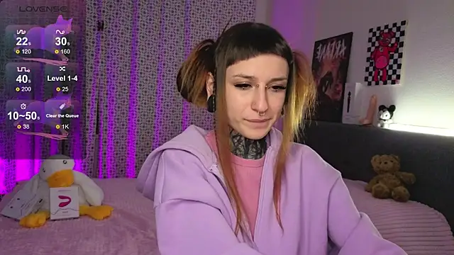 Snapshot of LilithPoison chatting on 31, 10, 2025 LilithPoison online show from 31, 10, 2025