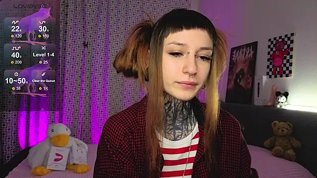 Snapshot of LilithPoison chatting on 2, 11, 2025 LilithPoison online show from 2, 11, 2025