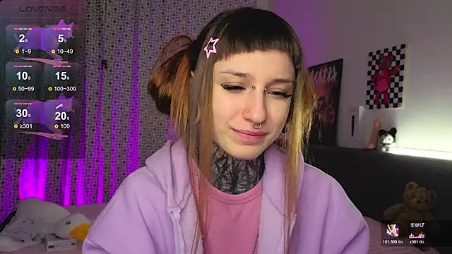 Snapshot of LilithPoison chatting on 9, 11, 2025 LilithPoison online show from 9, 11, 2025