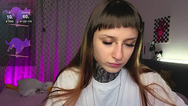 Snapshot of LilithPoison chatting on 20, 11, 2025 LilithPoison online show from 20, 11, 2025