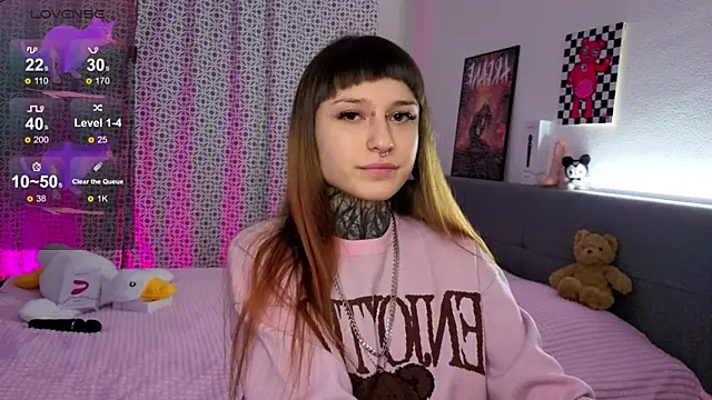 Snapshot of LilithPoison chatting on 3, 12, 2025 LilithPoison online show from 3, 12, 2025