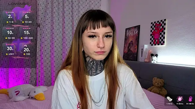 Snapshot of LilithPoison chatting on 17, 12, 2025 LilithPoison online show from 17, 12, 2025