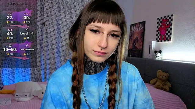 Snapshot of LilithPoison chatting on 21, 12, 2025 LilithPoison online show from 21, 12, 2025