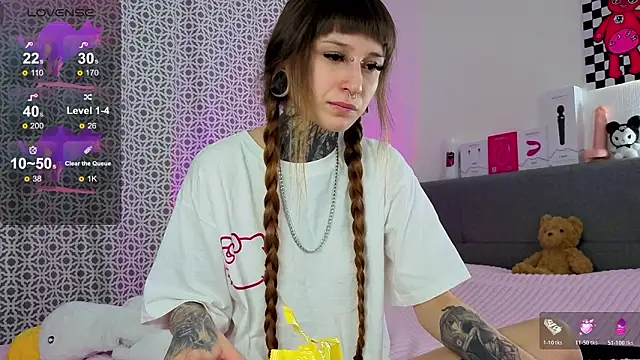 Snapshot of LilithPoison chatting on 14, 1, 2026 LilithPoison online show from 14, 1, 2026