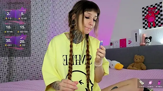 Snapshot of LilithPoison chatting on 17, 1, 2026 LilithPoison online show from 17, 1, 2026