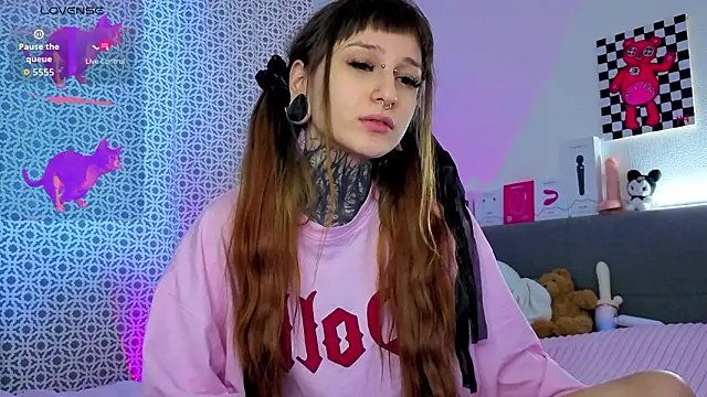 Snapshot of LilithPoison chatting on 14, 2, 2026 LilithPoison online show from 14, 2, 2026