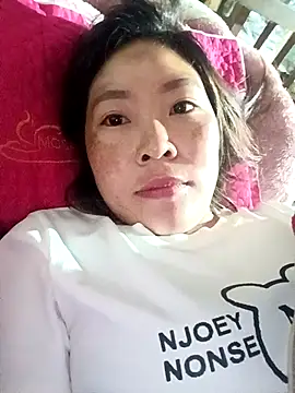 Snapshot of Siathong chatting on 20, 9, 2025 Siathong online show from 20, 9, 2025