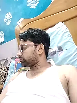 Snapshot of mohsin99272 chatting on 18, 10, 2025 mohsin99272 online show from 18, 10, 2025