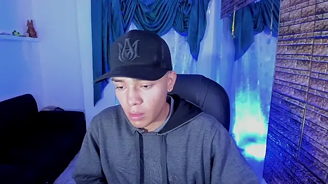 Snapshot of Hunteer_Boy chatting on 2, 10, 2025 Hunteer Boy online show from 2, 10, 2025