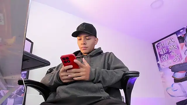 Snapshot of Hunteer_Boy chatting on 14, 10, 2025 Hunteer Boy online show from 14, 10, 2025