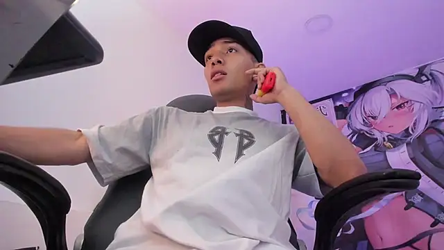 Snapshot of Hunteer_Boy chatting on 22, 10, 2025 Hunteer Boy online show from 22, 10, 2025