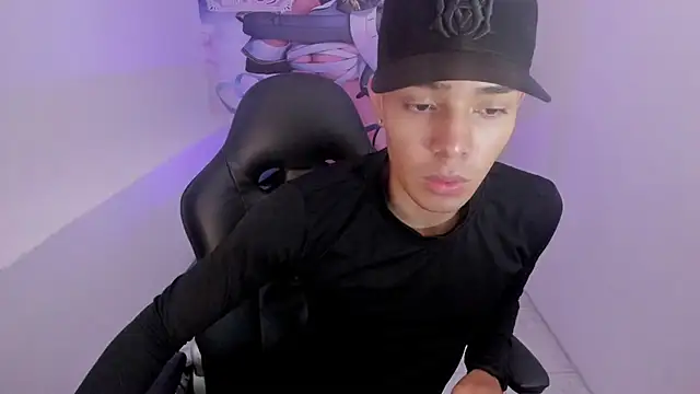 Snapshot of Hunteer_Boy chatting on 24, 10, 2025 Hunteer Boy online show from 24, 10, 2025