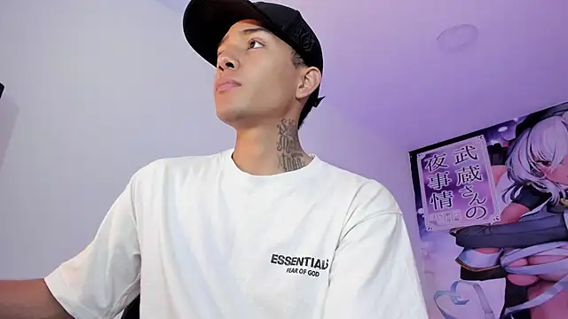 Snapshot of Hunteer_Boy chatting on 28, 10, 2025 Hunteer Boy online show from 28, 10, 2025