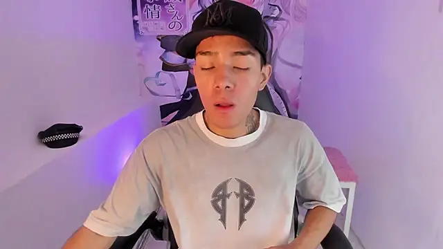 Snapshot of Hunteer_Boy chatting on 31, 10, 2025 Hunteer Boy online show from 31, 10, 2025