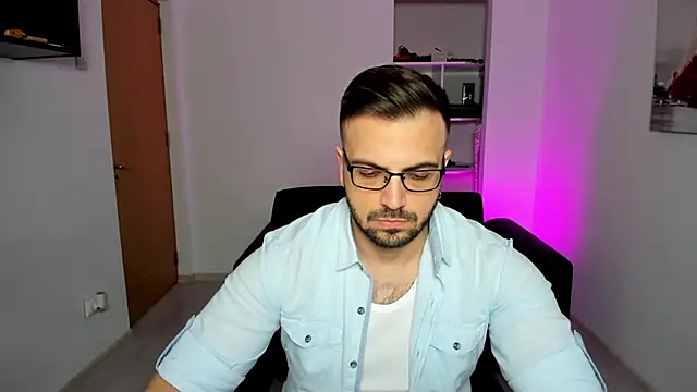 Snapshot of Jace_Thorne chatting on 12, 10, 2025 Jace Thorne online show from 12, 10, 2025