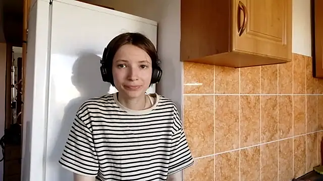 Snapshot of MiaLoises chatting on 17, 9, 2025 MiaLoises online show from 17, 9, 2025