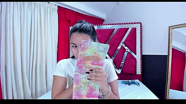 Luna021 1 online show from 10, 10, 2025