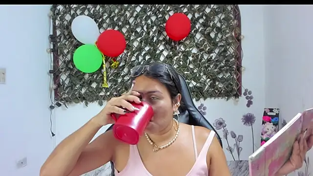 Luna021 1 online show from 4, 11, 2025