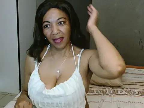 Snapshot of Lillyan_N chatting on 4, 10, 2025 Lillyan N online show from 4, 10, 2025