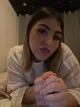 lolaadora online show from 8, 10, 2025
