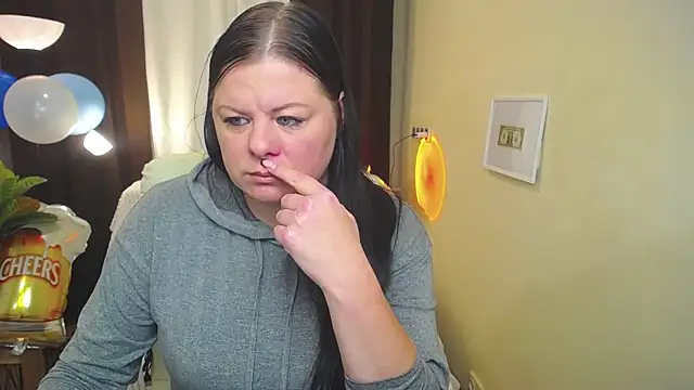 Snapshot of BritneyRaine chatting on 28, 9, 2025 BritneyRaine online show from 28, 9, 2025