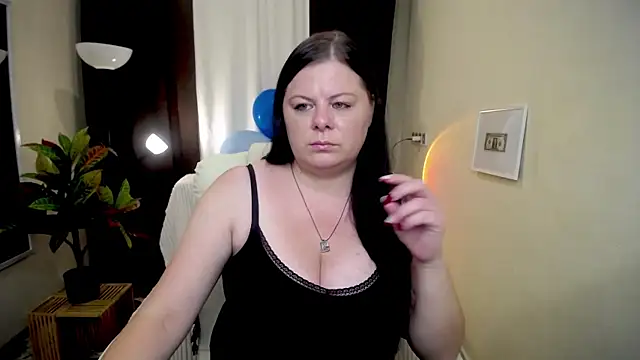 Snapshot of BritneyRaine chatting on 8, 10, 2025 BritneyRaine online show from 8, 10, 2025