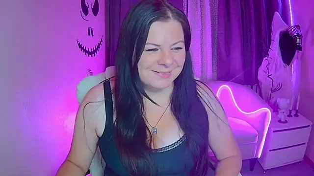 Snapshot of BritneyRaine chatting on 28, 10, 2025 BritneyRaine online show from 28, 10, 2025