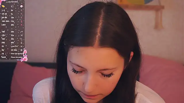 Snapshot of GabrielleLynchard chatting on 27, 10, 2025 GabrielleLynchard online show from 27, 10, 2025