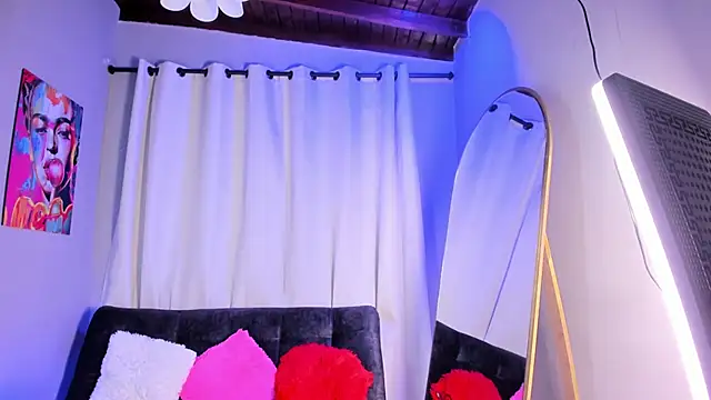 Snapshot of Scarlett_Durand chatting on 28, 10, 2025 Scarlett Durand online show from 28, 10, 2025