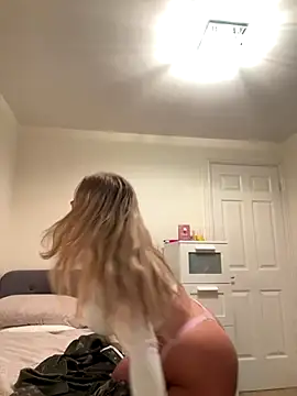 Snapshot of Sapphireroseee chatting on 11, 11, 2025 Sapphireroseee online show from 11, 11, 2025