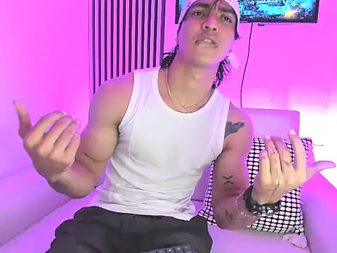 Snapshot of toji_luxxer chatting on 21, 9, 2025 toji luxxer online show from 21, 9, 2025