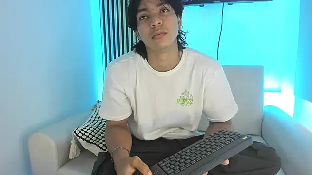 Snapshot of toji_luxxer chatting on 26, 9, 2025 toji luxxer online show from 26, 9, 2025