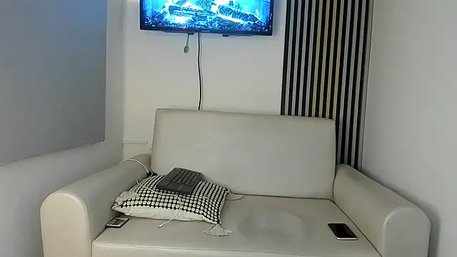 Snapshot of toji_luxxer chatting on 18, 10, 2025 toji luxxer online show from 18, 10, 2025