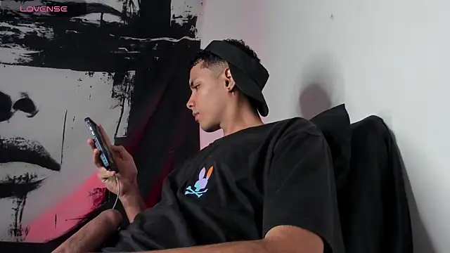 Snapshot of Avaggi chatting on 1, 10, 2025 Avaggi online show from 1, 10, 2025