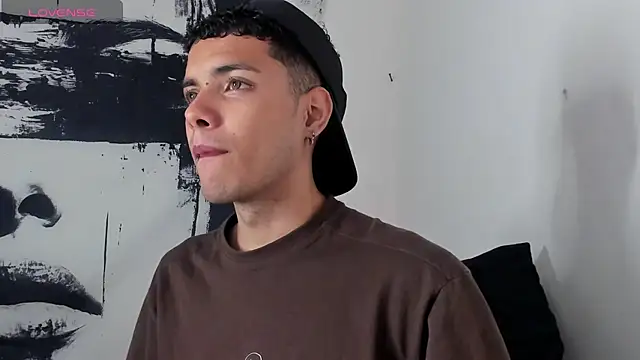 Snapshot of Avaggi chatting on 11, 10, 2025 Avaggi online show from 11, 10, 2025