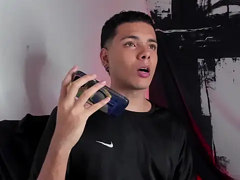 Snapshot of Avaggi chatting on 20, 10, 2025 Avaggi online show from 20, 10, 2025