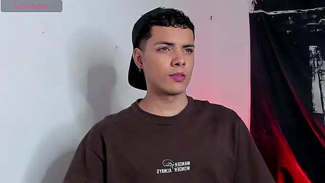 Snapshot of Avaggi chatting on 1, 11, 2025 Avaggi online show from 1, 11, 2025