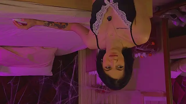 Snapshot of EmmaStarkk chatting on 28, 10, 2025 EmmaStarkk online show from 28, 10, 2025