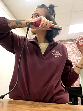 Snapshot of EmmaStarkk chatting on 7, 11, 2025 EmmaStarkk online show from 7, 11, 2025