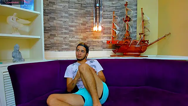 Snapshot of Juicy_Creww chatting on 24, 9, 2025 Juicy Creww online show from 24, 9, 2025