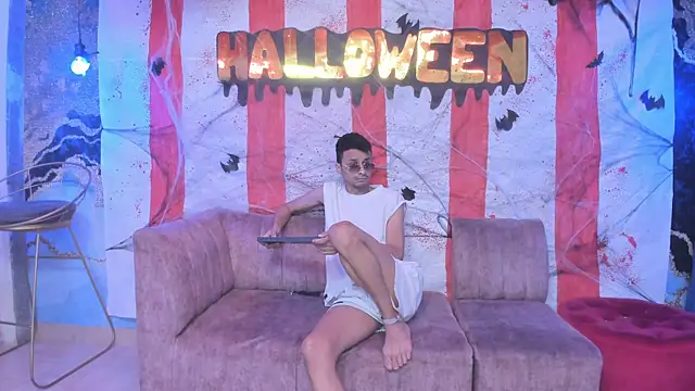 Snapshot of Juicy_Creww chatting on 16, 10, 2025 Juicy Creww online show from 16, 10, 2025