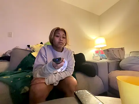 Snapshot of GoddessFatPuss chatting on 27, 10, 2025 GoddessFatPuss online show from 27, 10, 2025