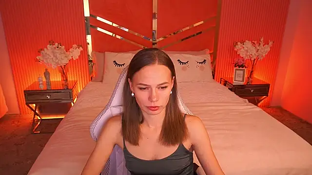 Snapshot of ShyySiren chatting on 12, 10, 2025 ShyySiren online show from 12, 10, 2025