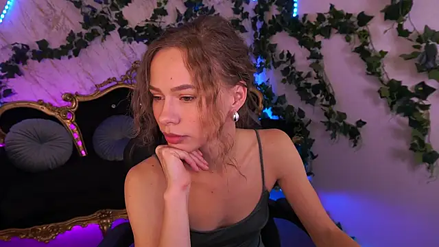 Snapshot of ShyySiren chatting on 19, 10, 2025 ShyySiren online show from 19, 10, 2025