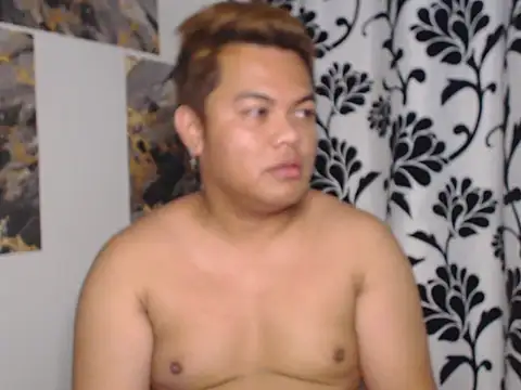 Snapshot of Gayasianzowe chatting on 17, 9, 2025 Gayasianzowe online show from 17, 9, 2025
