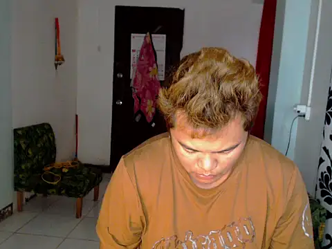 Snapshot of Gayasianzowe chatting on 26, 9, 2025 Gayasianzowe online show from 26, 9, 2025